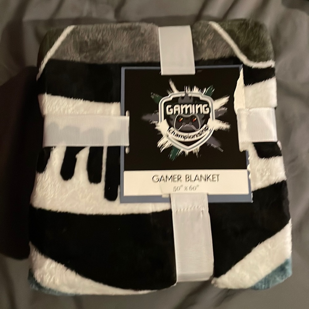 Soft gamer blanket